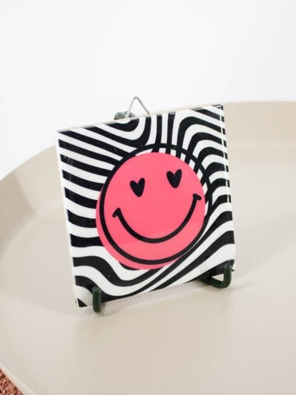UNIK.HUS Homebound Fliesen Smiley Herzaugen schwarz-weiß